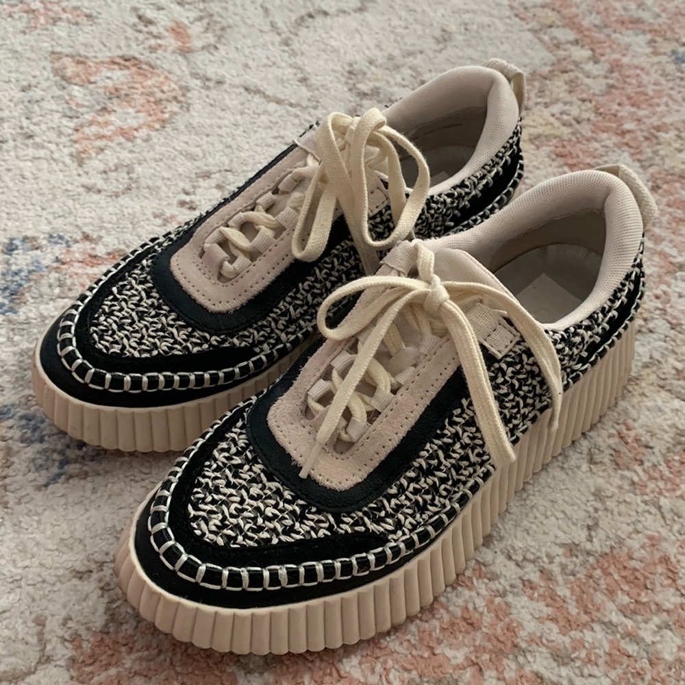 Good condition womens dolce vita Size 9